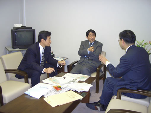 2004年12月1日